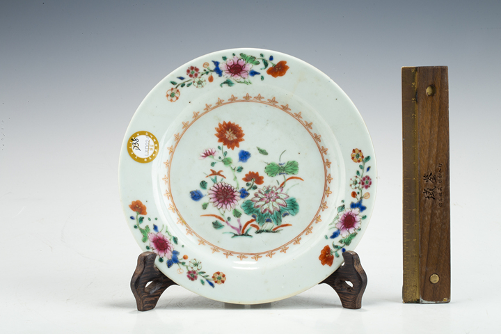 古玩陶瓷清雍乾·粉彩花卉紋折沿盤真品鑒賞圖