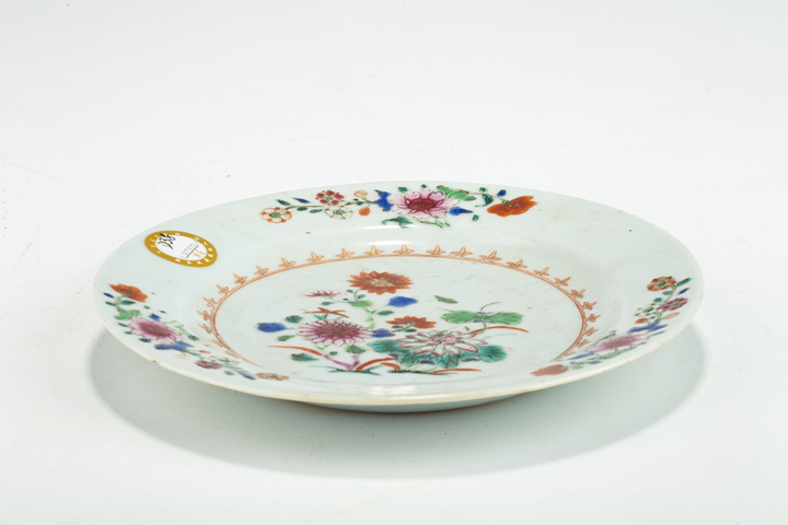 古玩陶瓷清雍乾·粉彩花卉紋折沿盤真品鑒賞圖