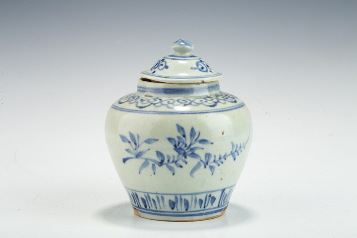 古玩陶瓷明中·青花折枝花卉紋蓋罐拍賣，當(dāng)前價格4158元