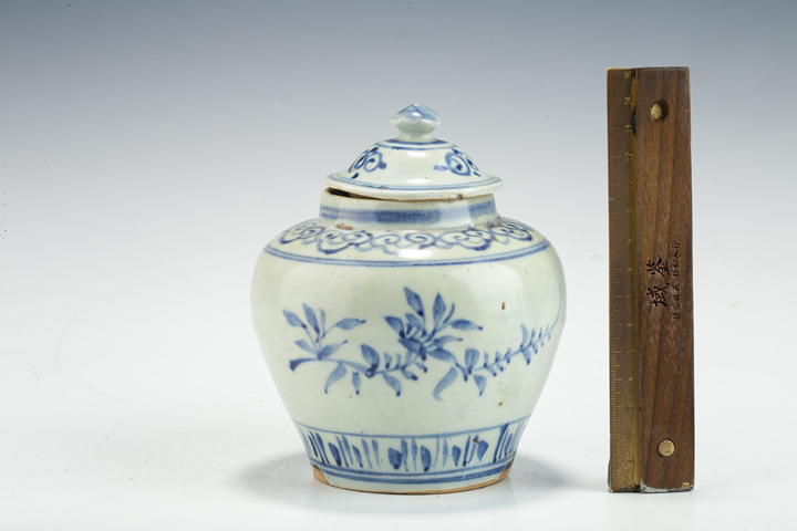 古玩陶瓷明中·青花折枝花卉紋蓋罐拍賣，當(dāng)前價格4158元