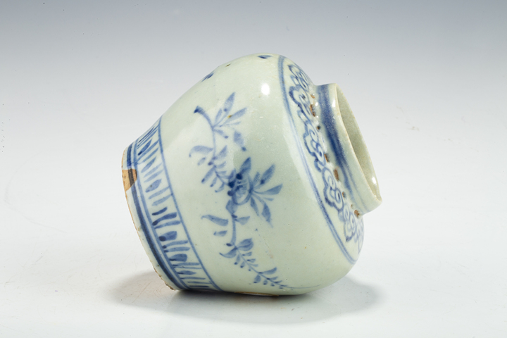 古玩陶瓷明中·青花折枝花卉紋蓋罐拍賣，當(dāng)前價格4158元