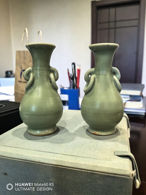 古玩陶瓷龍泉青瓷雙耳銜環(huán)瓶拍賣，當(dāng)前價(jià)格66000元