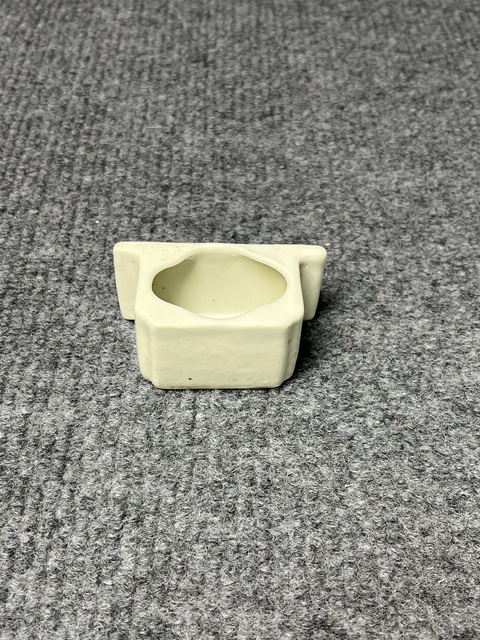 古玩陶瓷白釉水盂拍賣，當前價格399元