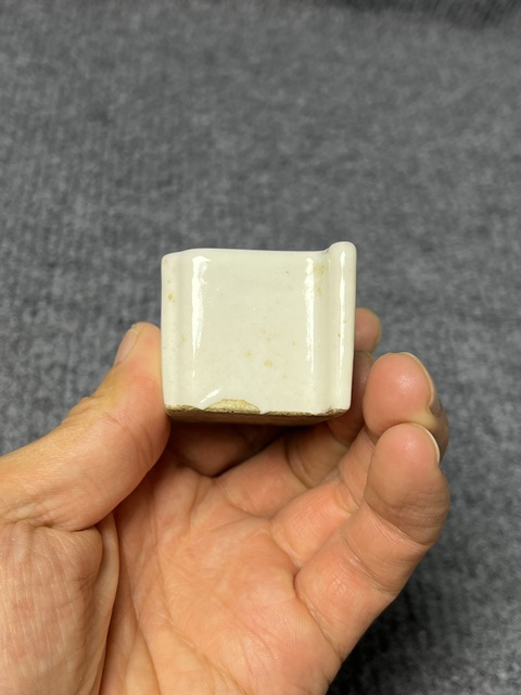 古玩陶瓷白釉水盂拍賣，當前價格399元