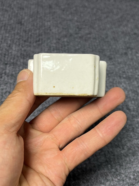 古玩陶瓷白釉水盂拍賣，當前價格399元