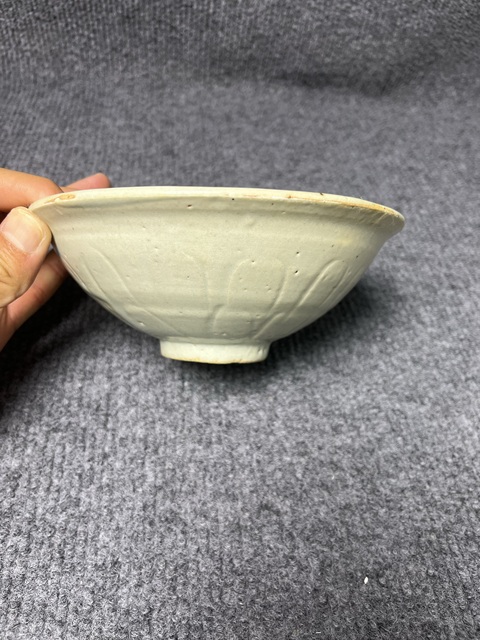 古玩陶瓷清白釉蓮瓣紋大碗拍賣，當前價格1588元