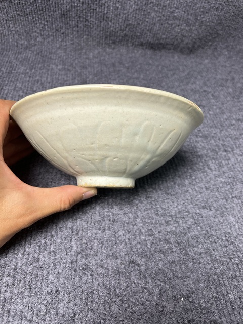 古玩陶瓷清白釉蓮瓣紋大碗拍賣，當前價格1588元