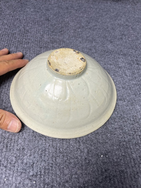 古玩陶瓷清白釉蓮瓣紋大碗拍賣，當前價格1588元