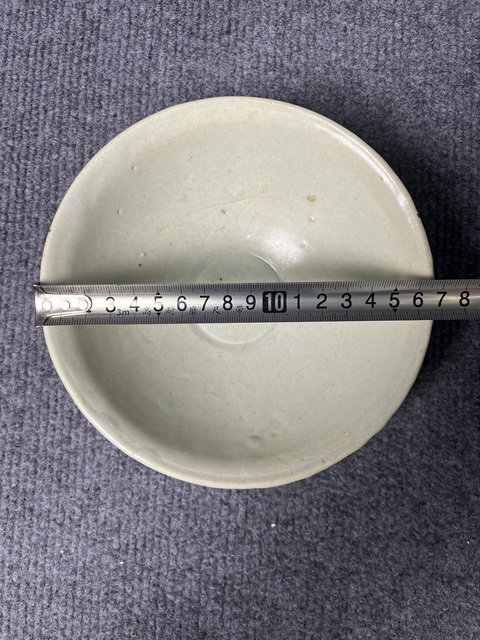 古玩陶瓷清白釉蓮瓣紋大碗拍賣，當前價格1588元