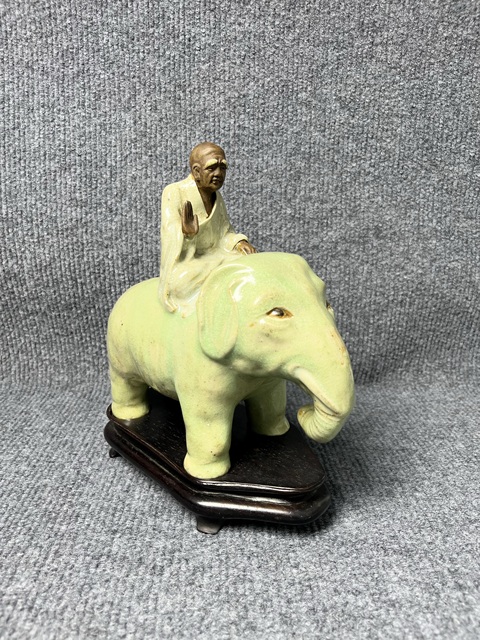 古玩陶瓷石灣窯騎象羅漢拍賣，當(dāng)前價(jià)格10888元