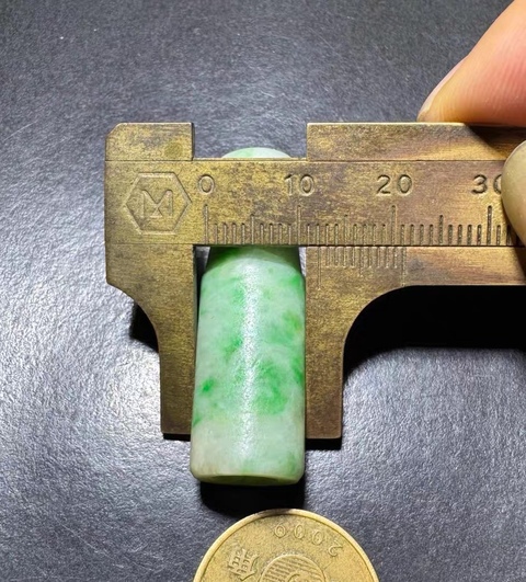 古玩玉器天然翡翠煙嘴真品鑒賞圖