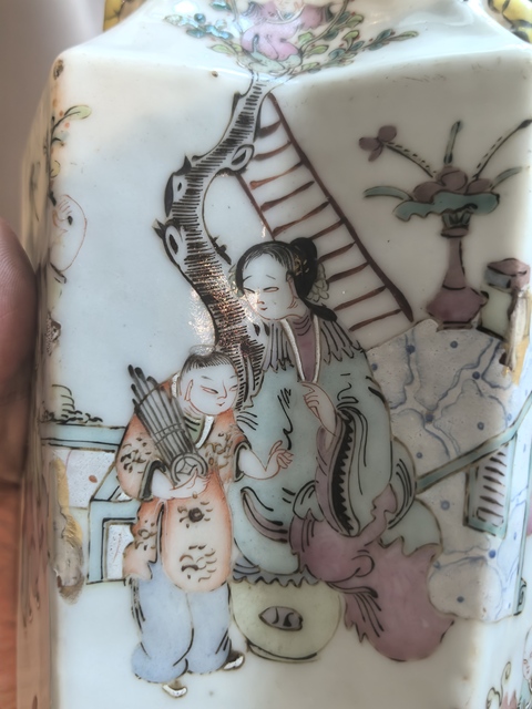 古玩陶瓷粉彩五子奪魁圖雙聯瓶真品鑒賞圖