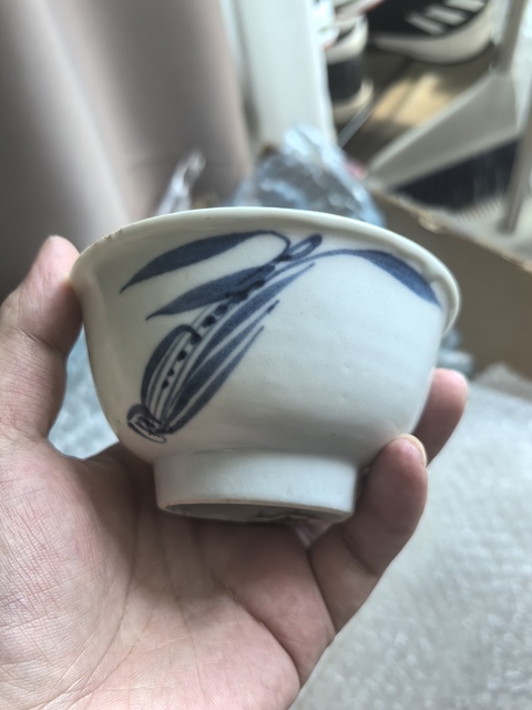 古玩陶瓷青花蘭草紋茶碗真品鑒賞圖