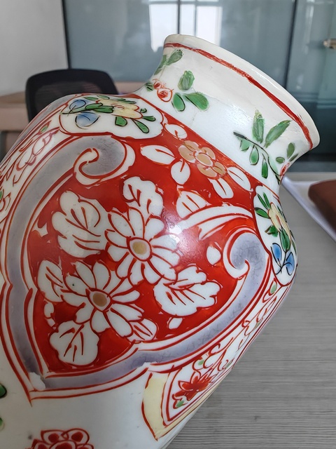 古玩陶瓷五彩花卉紋象腿瓶真品鑒賞圖