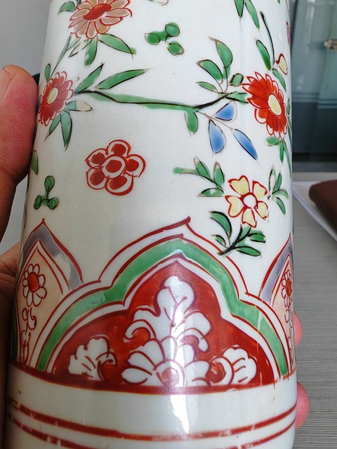 古玩陶瓷五彩花卉紋象腿瓶真品鑒賞圖