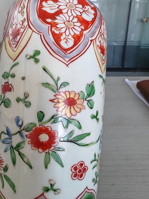 古玩陶瓷五彩花卉紋象腿瓶真品鑒賞圖