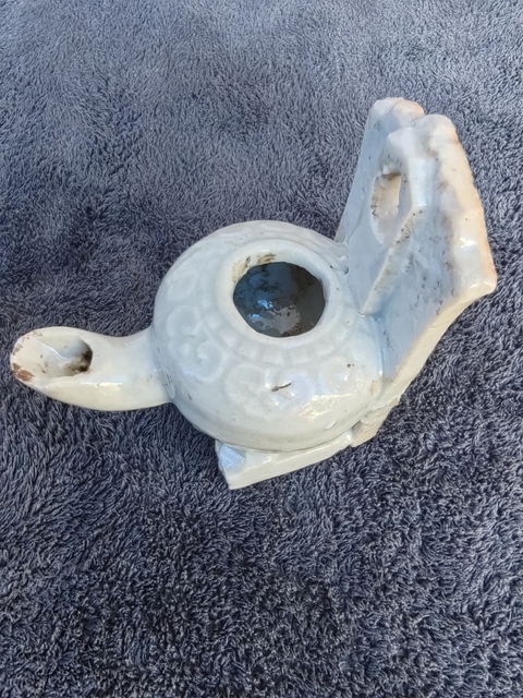 古玩陶瓷青白釉花卉紋油燈真品鑒賞圖