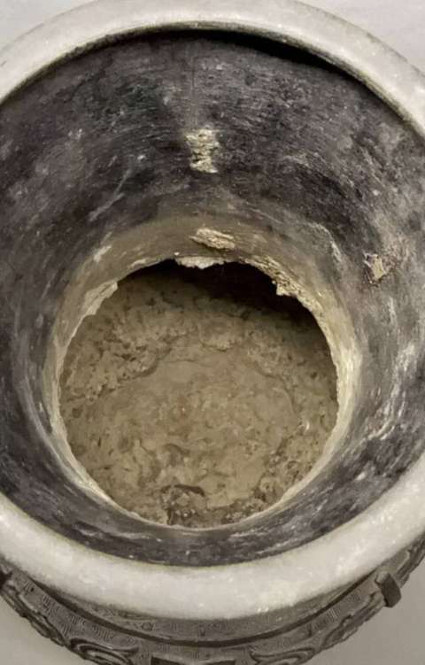 古玩銅器獸面紋雙龍耳瓶真品鑒賞圖