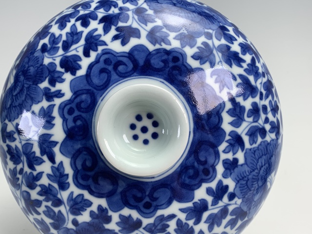 古玩陶瓷清中期·外青花花卉紋內福壽紋捧盒拍賣，當前價格976元