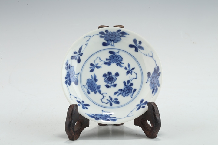 古玩陶瓷康熙·青花折枝花卉紋小盤(pán)真品鑒賞圖