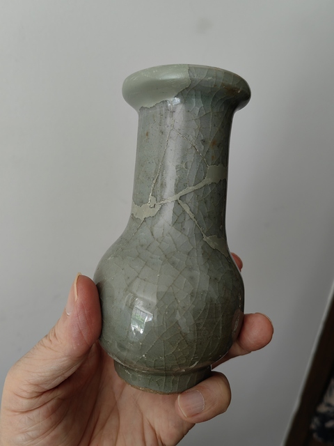 古玩陶瓷龍泉青瓷盤口瓶真品鑒賞圖