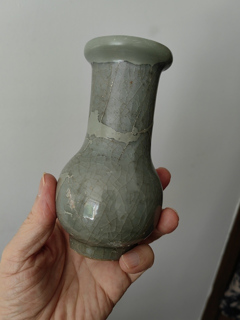 古玩陶瓷龍泉青瓷盤口瓶真品鑒賞圖
