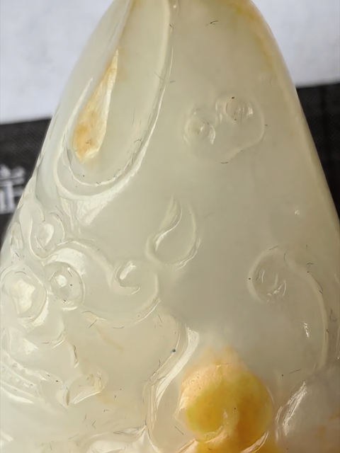 古玩玉器和田玉蓮花掛件真品鑒賞圖