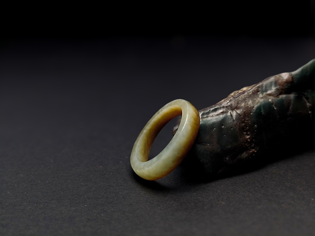 古玩玉器和田玉環真品鑒賞圖
