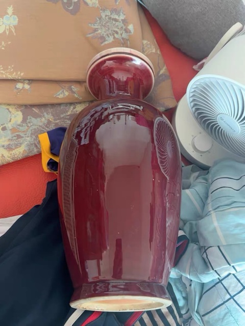 古玩陶瓷郎紅釉盤口瓶真品鑒賞圖