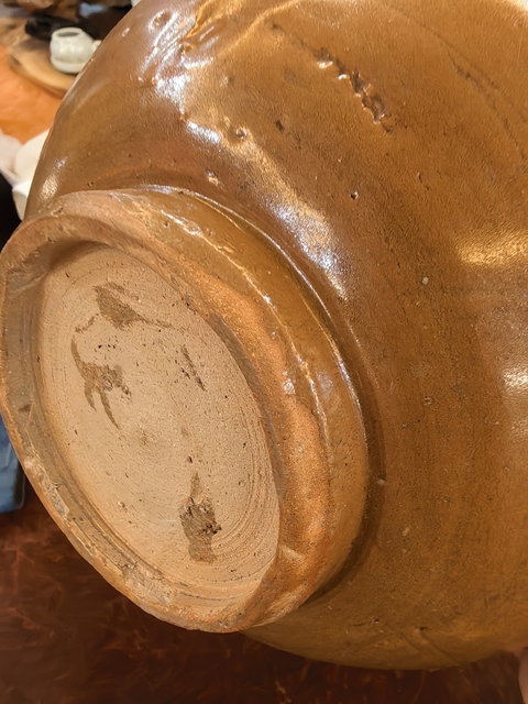 古玩陶瓷龍泉青瓷黃釉刻花碗真品鑒賞圖