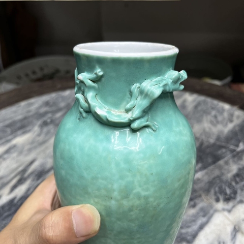古玩陶瓷松石綠釉盤螭龍紋瓶真品鑒賞圖