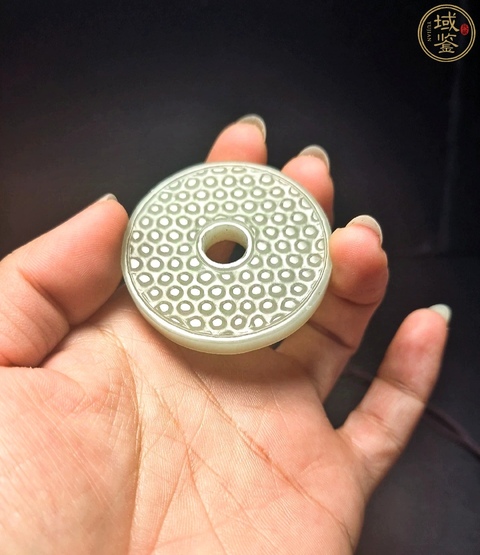 古玩玉器和田玉雕“卷云紋璧”真品鑒賞圖
