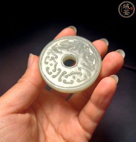 古玩玉器和田玉雕“卷云紋璧”真品鑒賞圖