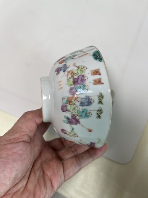 古玩陶瓷粉彩百子鬧春圖茶碗真品鑒賞圖