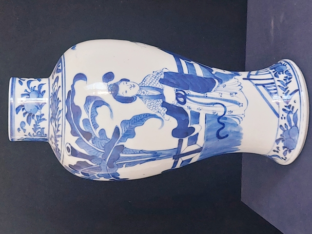 古玩陶瓷三娘教子圖青花雞腿瓶真品鑒賞圖