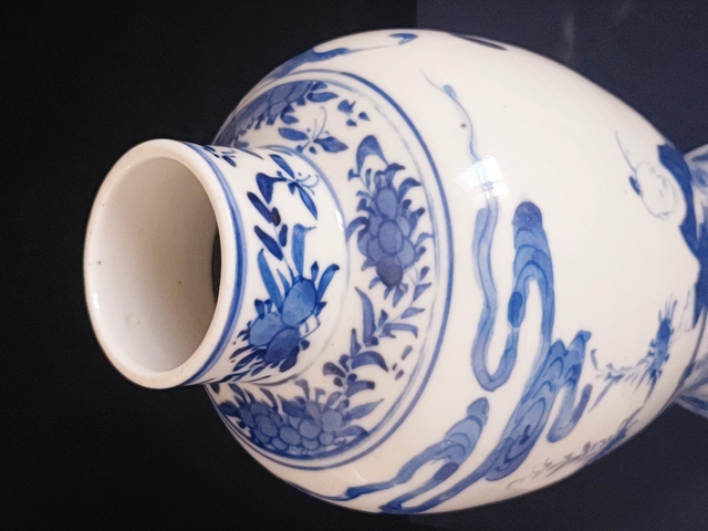 古玩陶瓷三娘教子圖青花雞腿瓶真品鑒賞圖