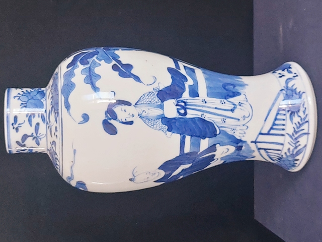 古玩陶瓷三娘教子圖青花雞腿瓶真品鑒賞圖