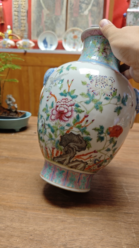 古玩陶瓷民國 粉彩花卉紋雙耳尊真品鑒賞圖
