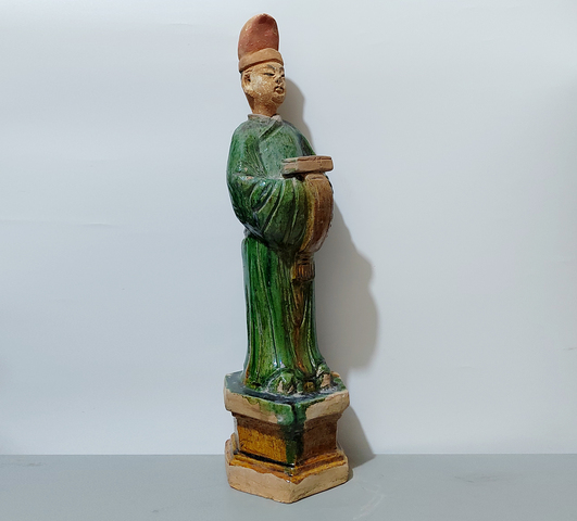 古玩陶瓷明三彩人物俑真品鑒賞圖