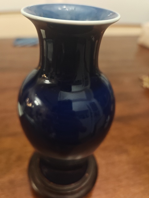 古玩陶瓷藍(lán)釉撇口瓶真品鑒賞圖
