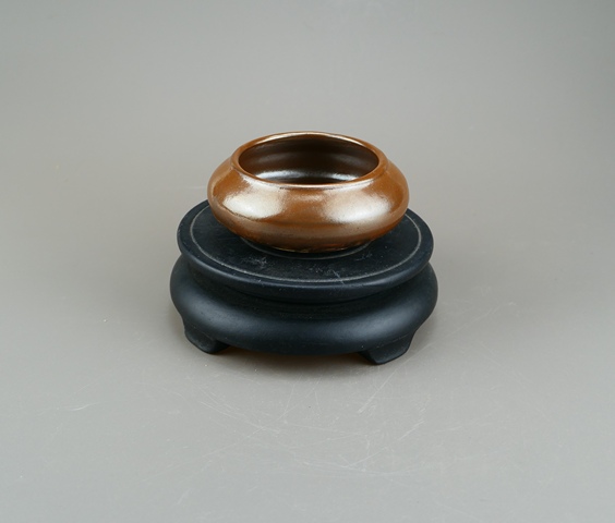 古玩陶瓷耀州窯紫金釉水盂真品鑒賞圖