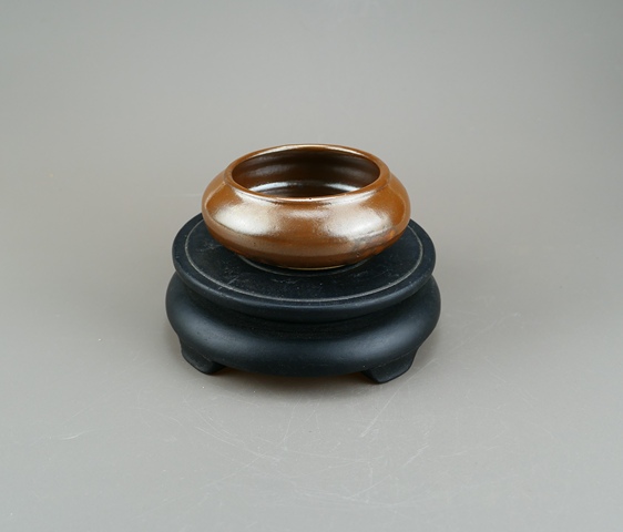 古玩陶瓷耀州窯紫金釉水盂真品鑒賞圖