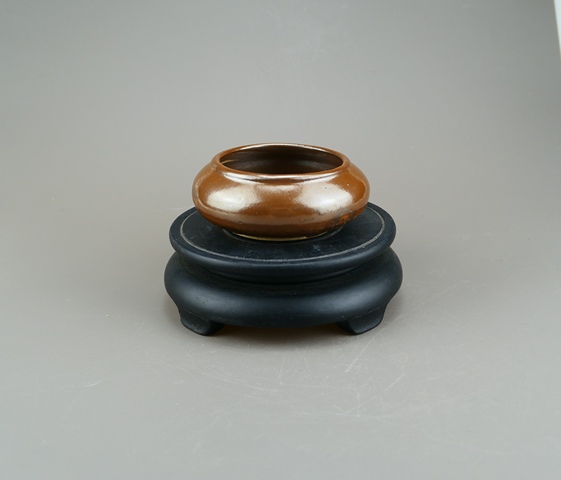 古玩陶瓷耀州窯紫金釉水盂真品鑒賞圖