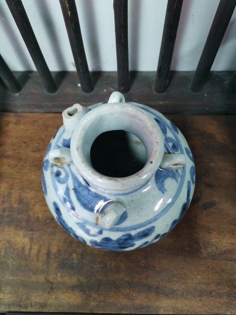 古玩陶瓷花卉紋青花壺真品鑒賞圖