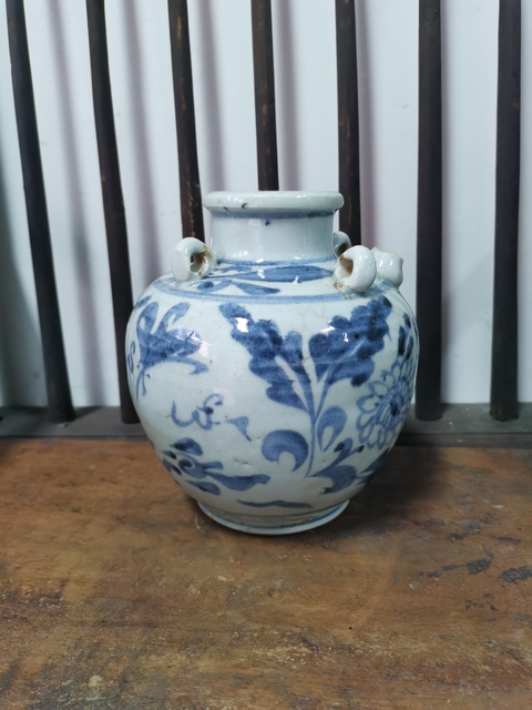 古玩陶瓷花卉紋青花壺真品鑒賞圖