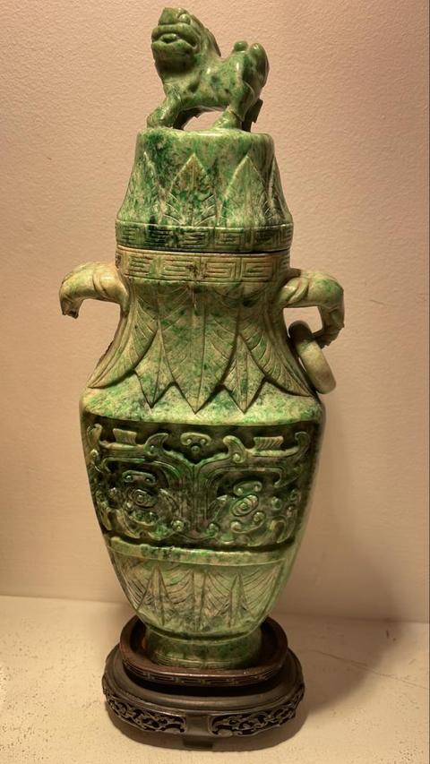 古玩玉器翡翠雕“獸鈕雙耳瓶”真品鑒賞圖