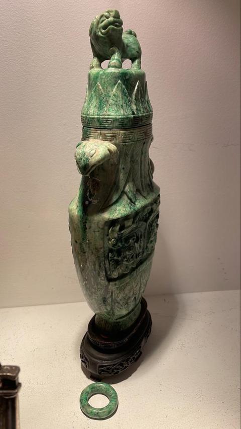 古玩玉器翡翠雕“獸鈕雙耳瓶”真品鑒賞圖