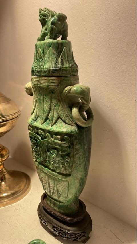 古玩玉器翡翠雕“獸鈕雙耳瓶”真品鑒賞圖