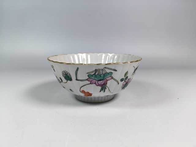 古玩陶瓷道光粉彩飛黃騰達花卉紋瓜棱碗真品鑒賞圖