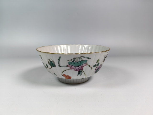 古玩陶瓷道光粉彩飛黃騰達花卉紋瓜棱碗真品鑒賞圖